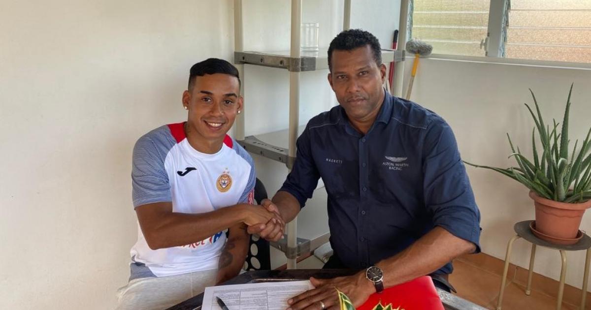 Football : l'attaquant Isaias Alves Dos Santos Neto signe au Golden Lion de Saint-Joseph