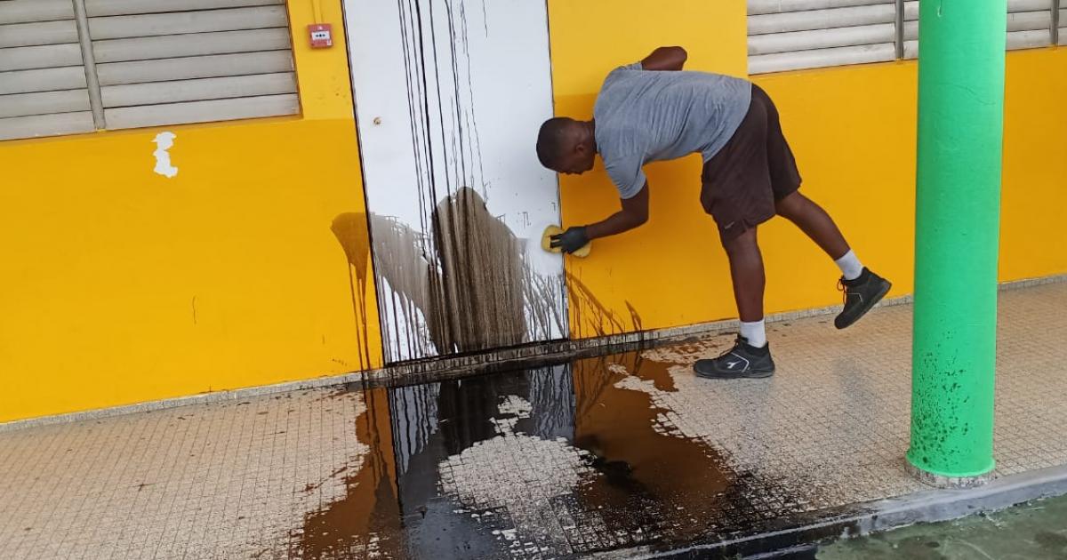     





Plusieurs écoles du Gosier fermées ce lundi après des actes de vandalisme




