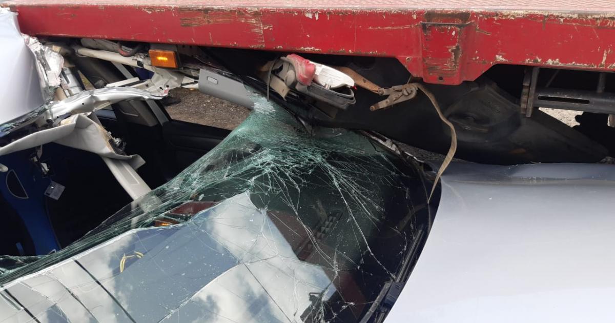 Accident entre une voiture et un poids lourd au Gros-Morne : un blessé léger