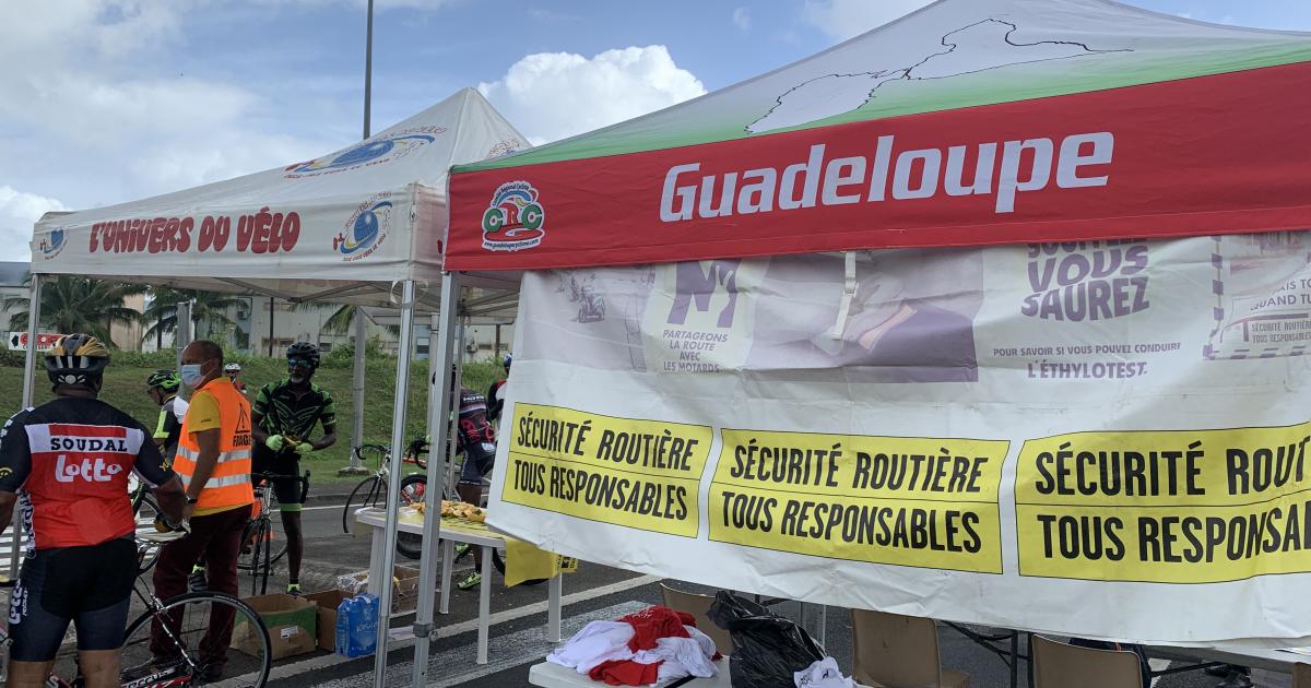     





Sécurité routière : opération de sensibilisation aux cyclistes sur la route de l'Alliance




