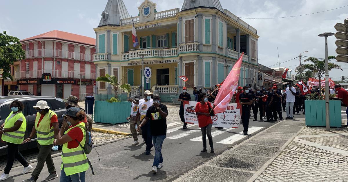     





Le Moule : la mobilisation anti-pass sanitaire ne faiblit pas




