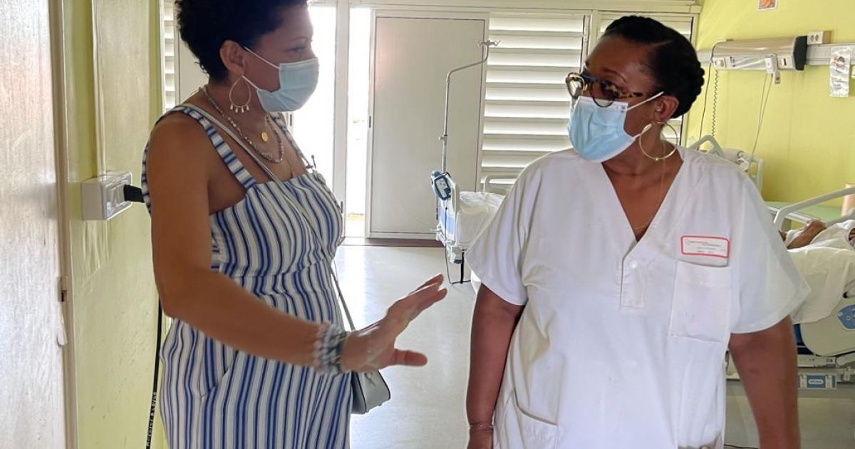     





Crise sanitaire : des artistes soutiennent le personnel soignant 




