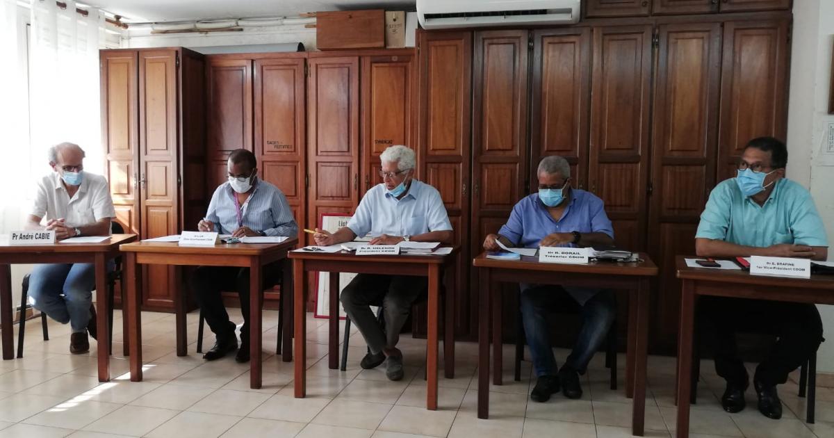 Les médecins publiquement contre le vaccin risquent des sanctions, selon l'ordre des médecins de Martinique