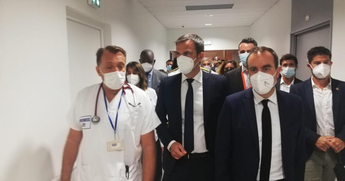     





Olivier Véran, ministre de la santé : "la vaccination est le seul moyen pour sortir de cette vague avec le confinement"




