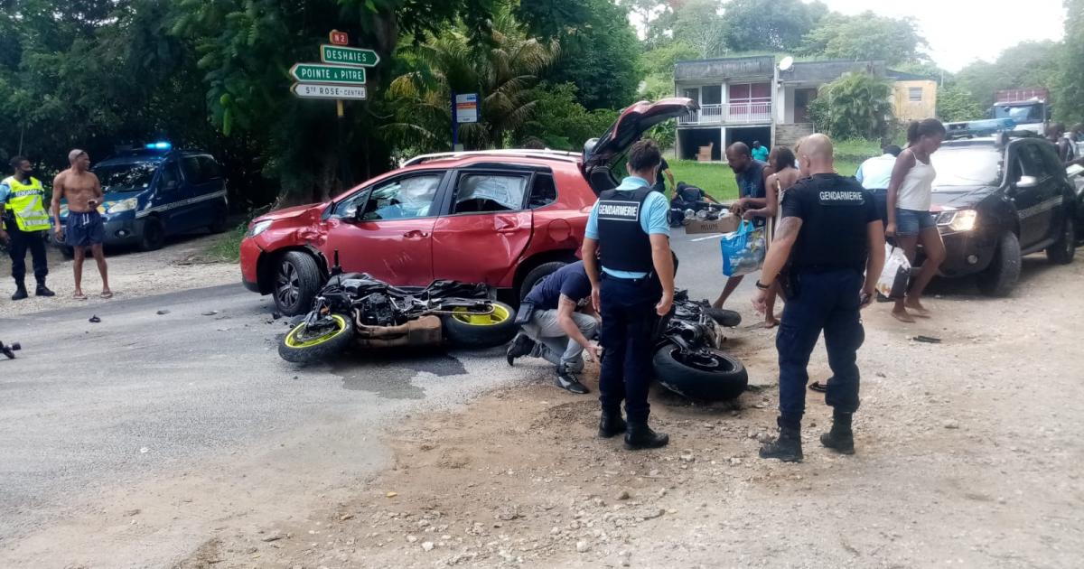 Un accident entre deux motos et une voiture à Sainte-Rose