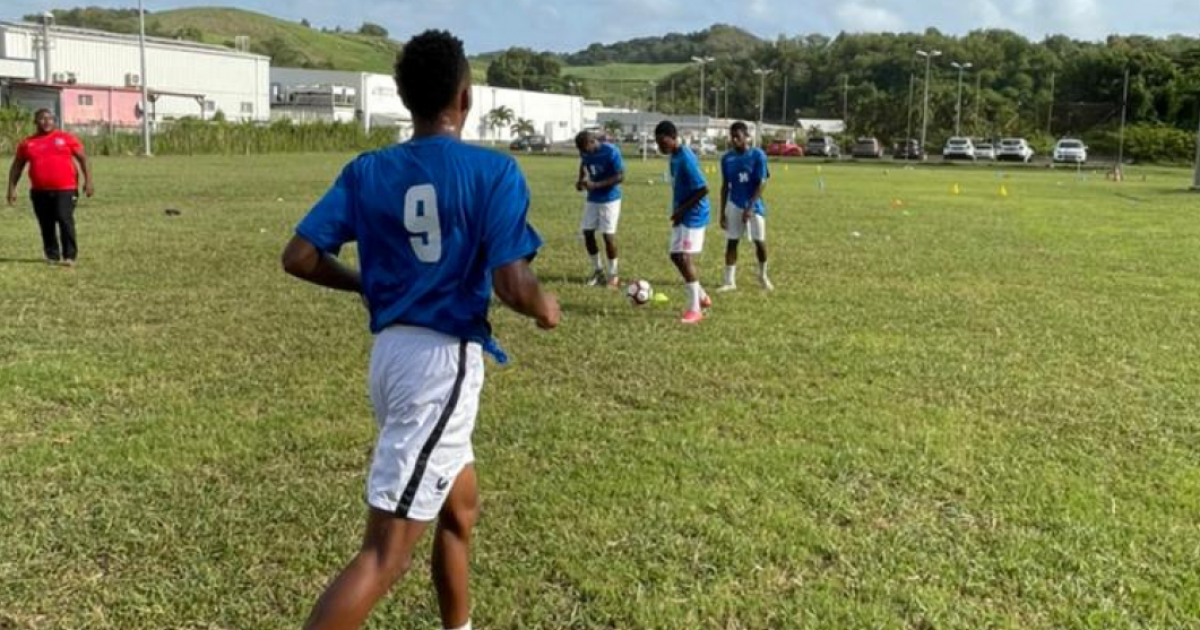     





Inser'Foot : l'insertion européenne et professionnelle de jeunes martiniquais par le foot




