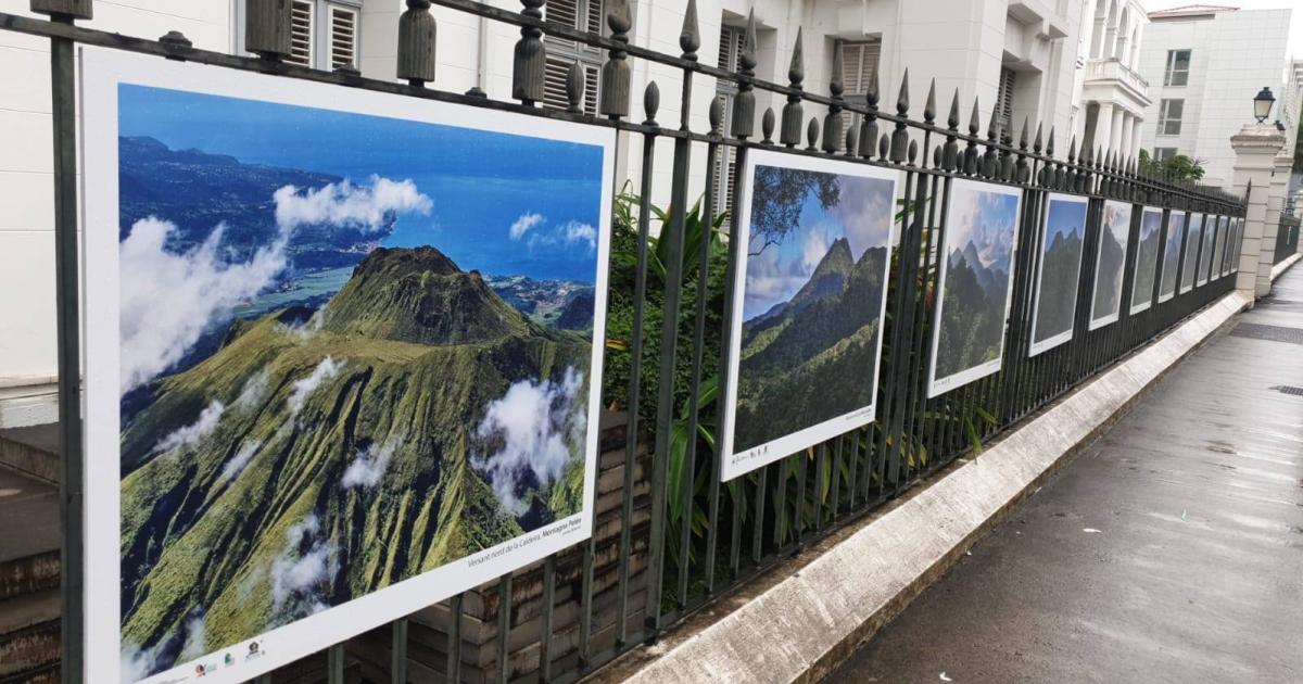 Les volcans de Martinique s'exposent sur les grilles de la préfecture
