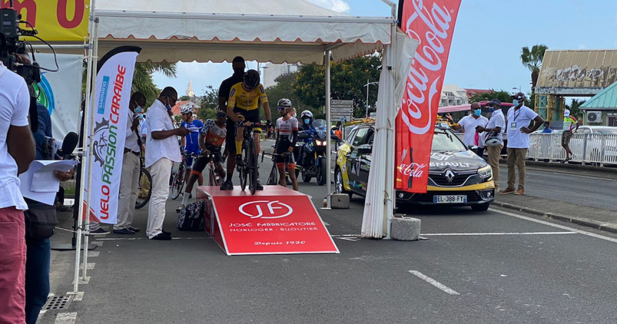     





Mickaël Guichard remporte le prologue ! Revivez le contre-la-montre, minute par minute





