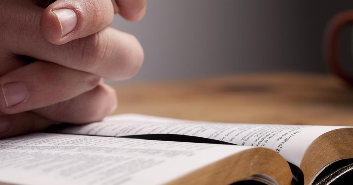 Il blesse sérieusement 4 personnes dans une église