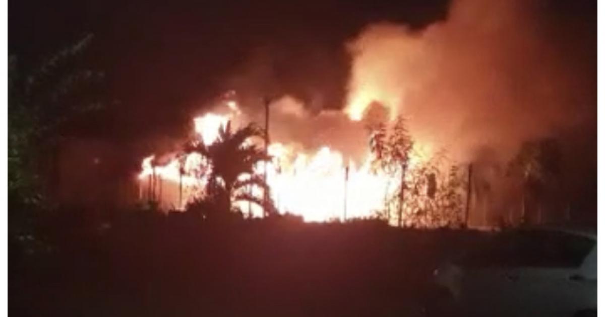 Antenne de justice de Rivière-Salée incendiée : les élus cherchent un nouveau site où l'installer