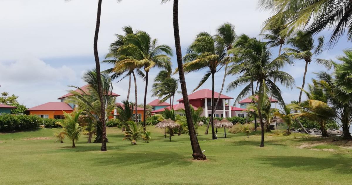 Un restaurant de plage s'installe au Cap Est tandis que le Lagoon Resort devient les Villas du Lagon
