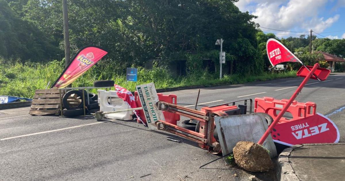    





Ecoles et tribunaux fermés, manifestations sportives annulées 




