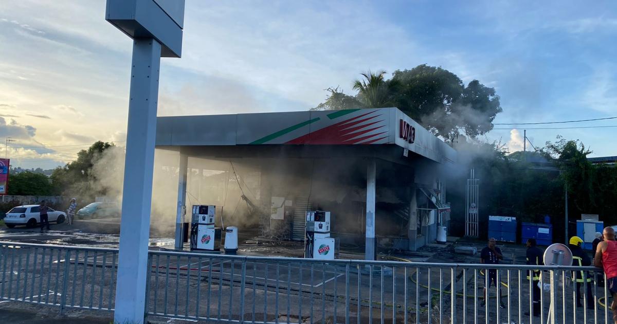 Violences nocturnes en Martinique : une station-service brûlée et un bureau de poste attaqué à la pelleteuse