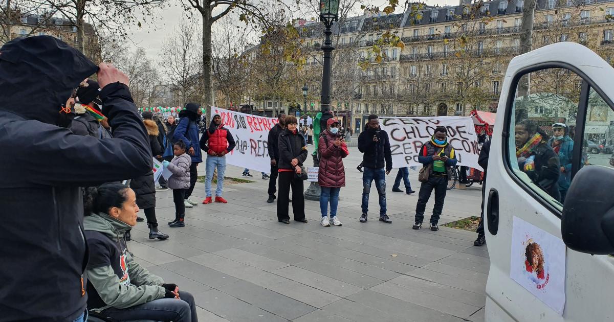     





Une marche organisée à Paris en soutien aux mouvements sociaux des Antilles et de la Nouvelle-Calédonie




