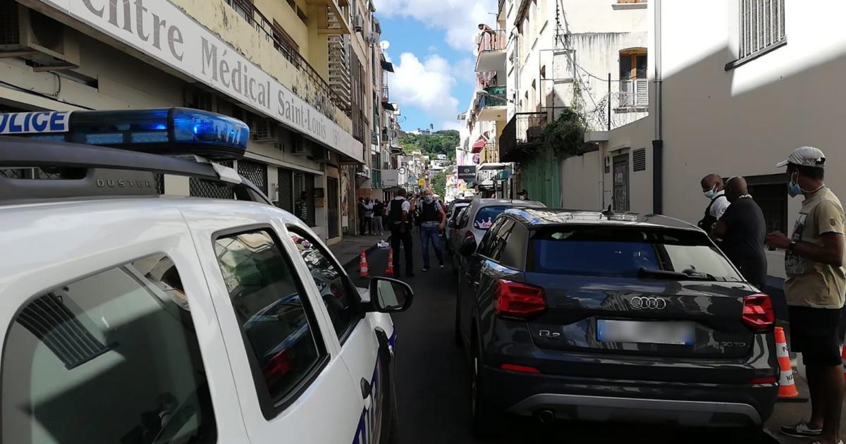 Un jeune homme visé par des tirs à Fort-de-France à proximité de la cathédrale Saint-Louis