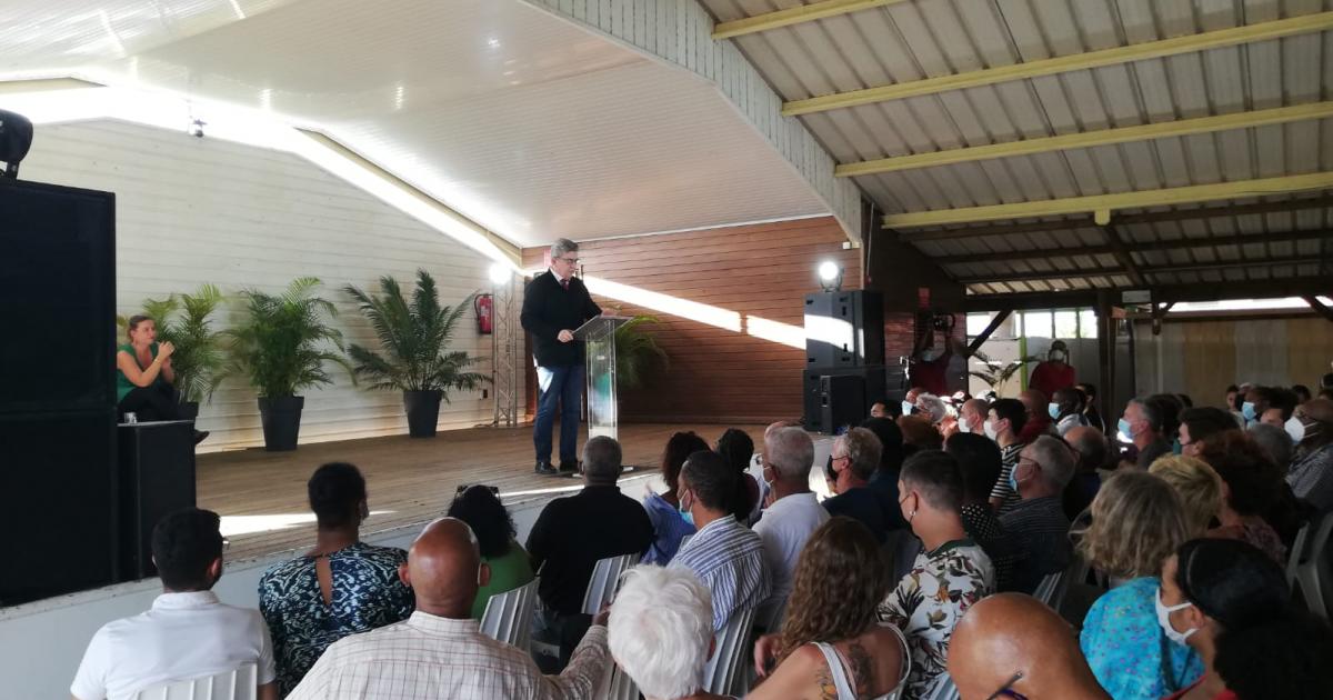 Jean-Luc Mélenchon termine son passage en Martinique
