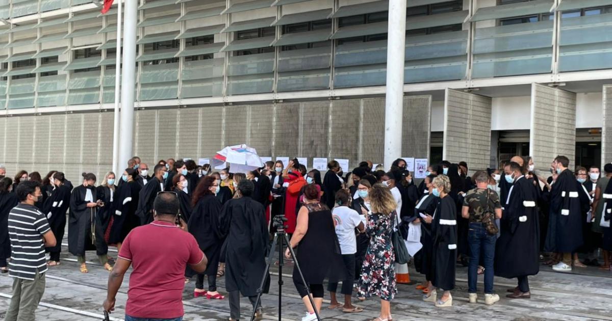     





Les magistrats et greffiers de Martinique protestent contre leur manque de moyens




