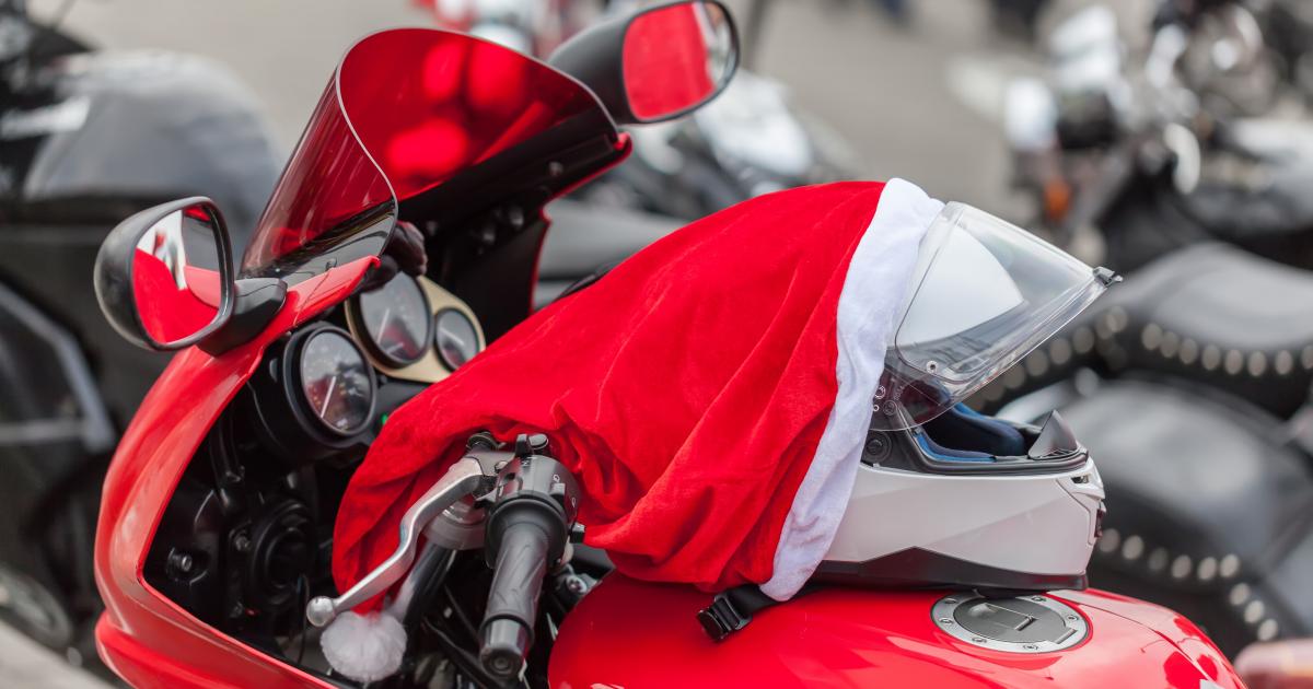Des pères et mères Noël à moto offrent des cadeaux aux enfants d'un foyer de Saint-Joseph