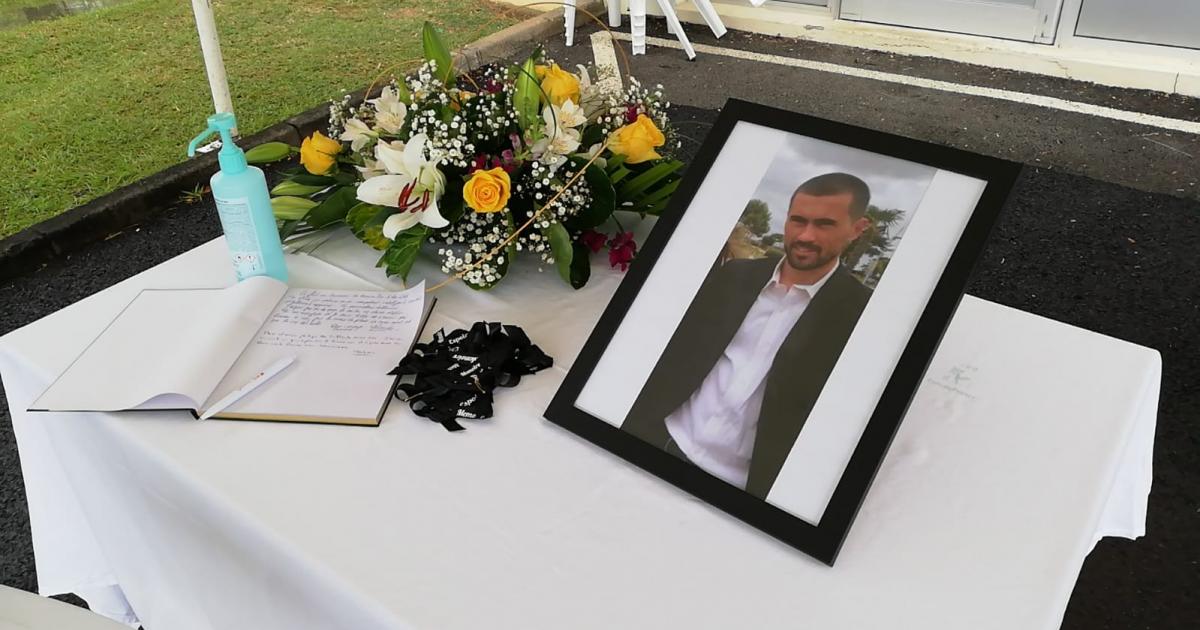 Une cérémonie d'hommage à Corentin Valy, interne au CHUM