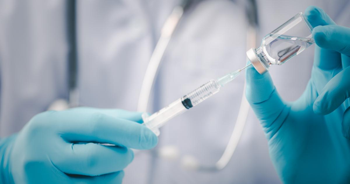Pfizer-BioNTech débutent l'essai clinique d'un vaccin contre Omicron