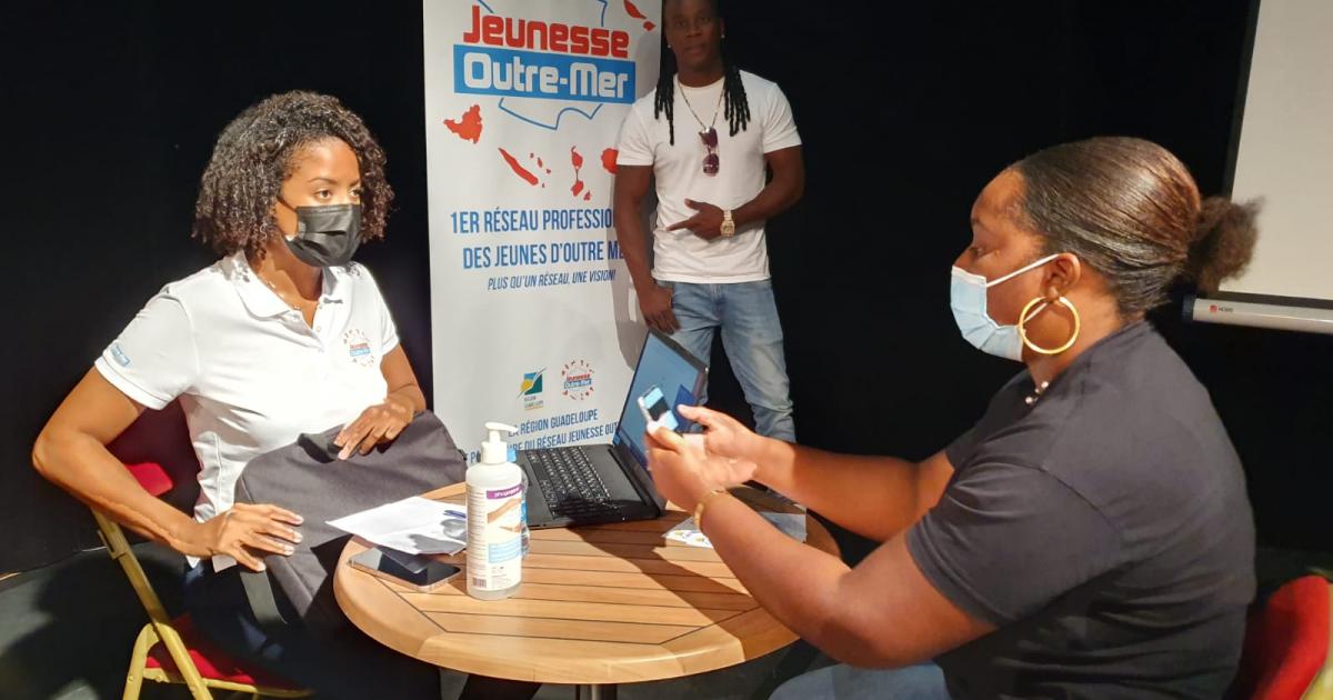     





Le Réseau Jeunesse Outre-Mer d'insertion parrainé par AdmiralT




