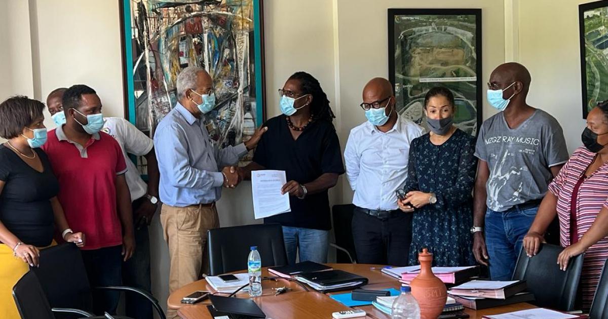 Le nouveau président du SMTVD signe un premier accord avec l'USAM
