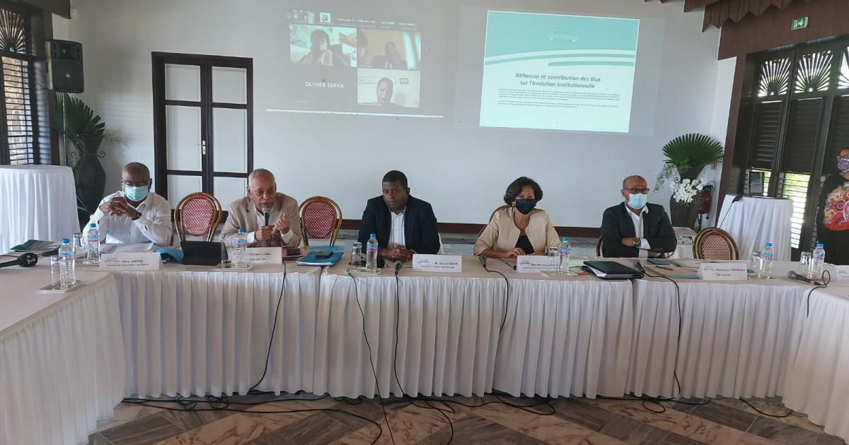     





948 millions pour rebooster l'économie de la Guadeloupe




