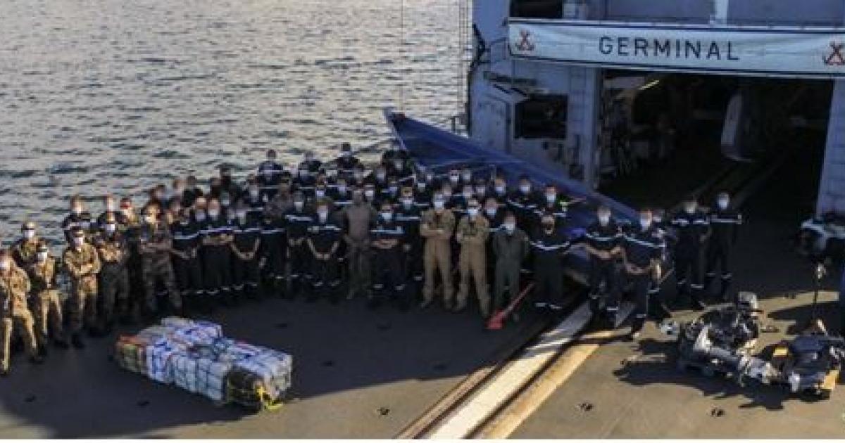     





[Vidéo] 680 kilos de cocaïne saisis en mer des Caraïbes




