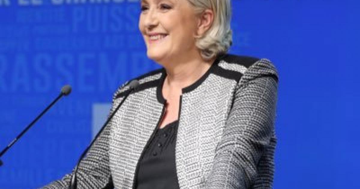 Emmanuel Macron condamne l'accueil mouvementé de Marine Le Pen en Guadeloupe