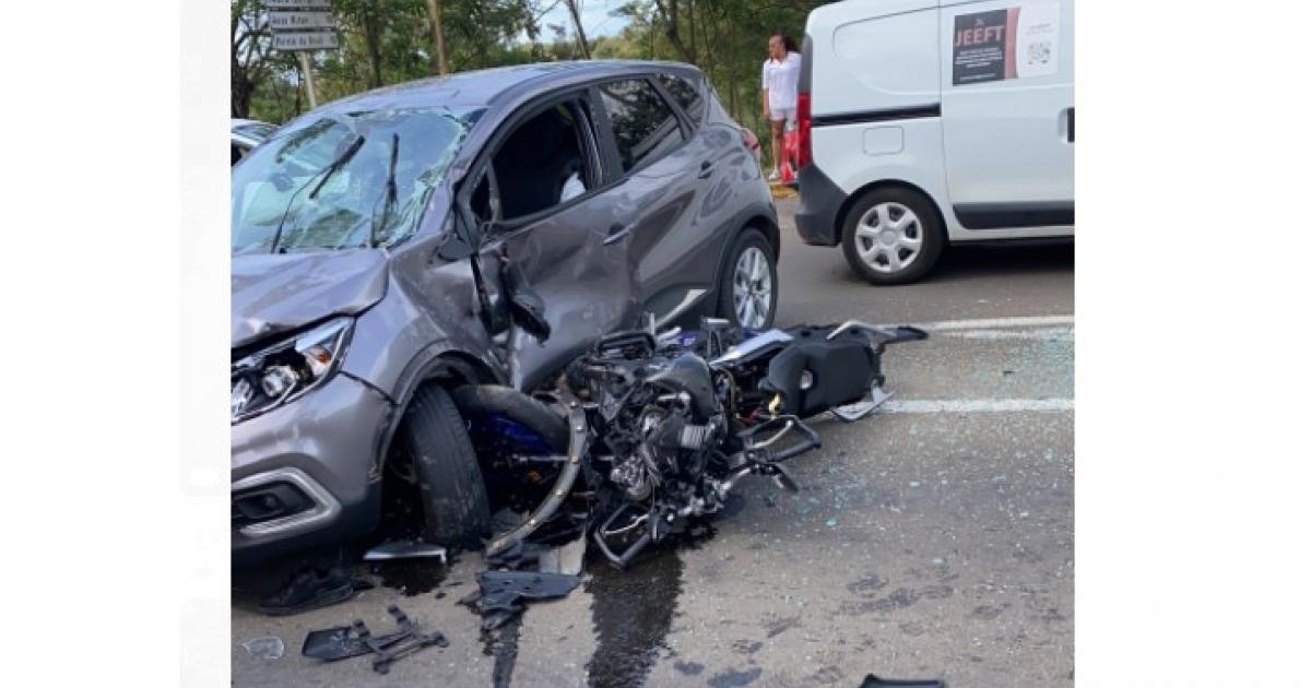 Trois-Îlets : une collision entre une moto et une voiture fait deux blessés