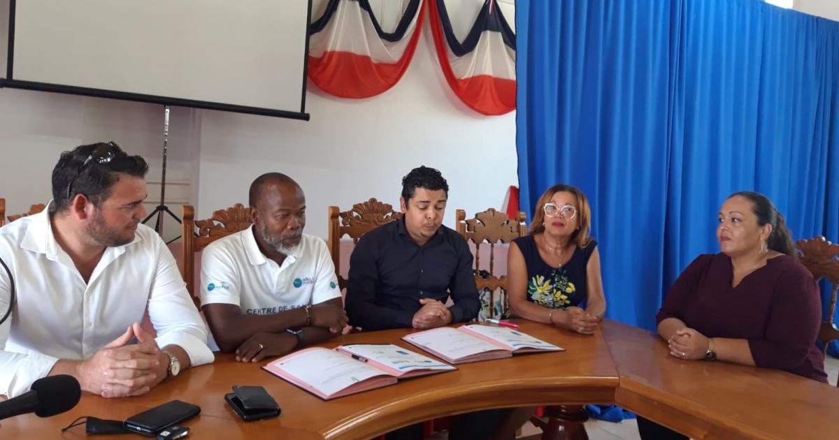     





Inauguration d'une maison médicale à la Désirade 




