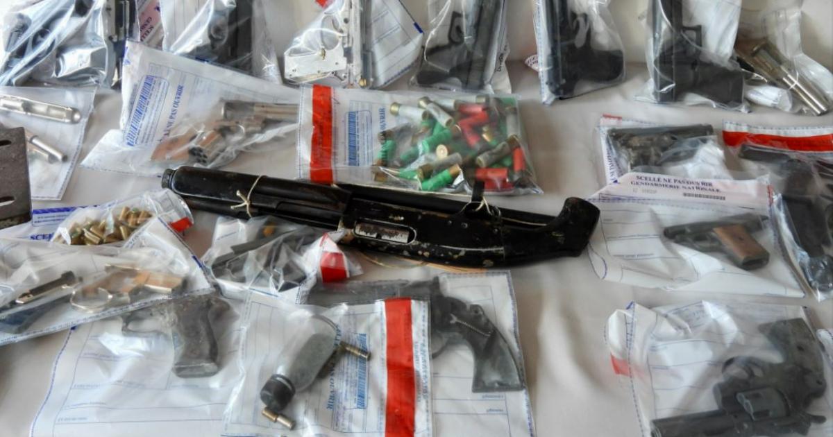     





Il transformait des pistolets de défense en armes mortelles




