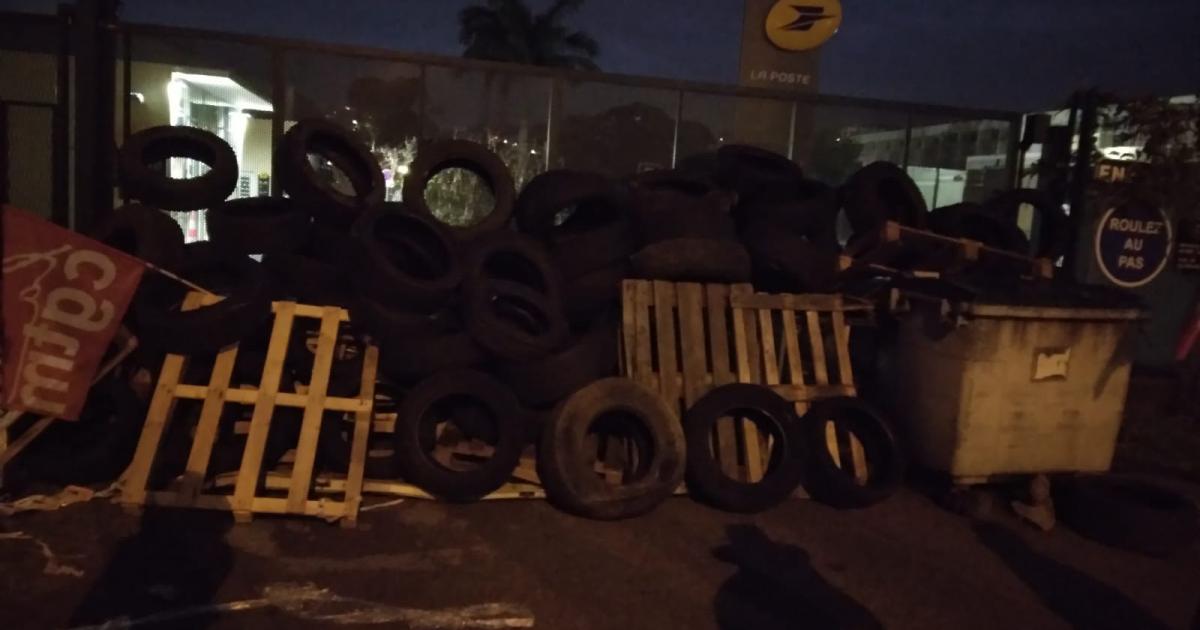 La CGTM-PTT bloque le centre tri postal de Dillon : la distribution du courrier très fortement perturbée en Martinique