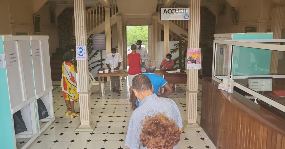     





Législatives 2022 : 304 536 électeurs appelés aux urnes pour le 1er tour ce samedi en Martinique 




