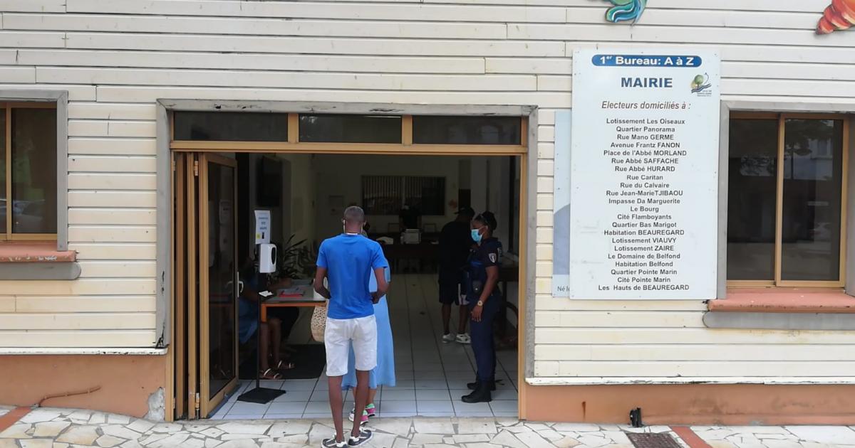 Second tour des législatives en Martinique : le taux de participation est de 10,2% à 12 heures, en hausse par rapport au 1er tour