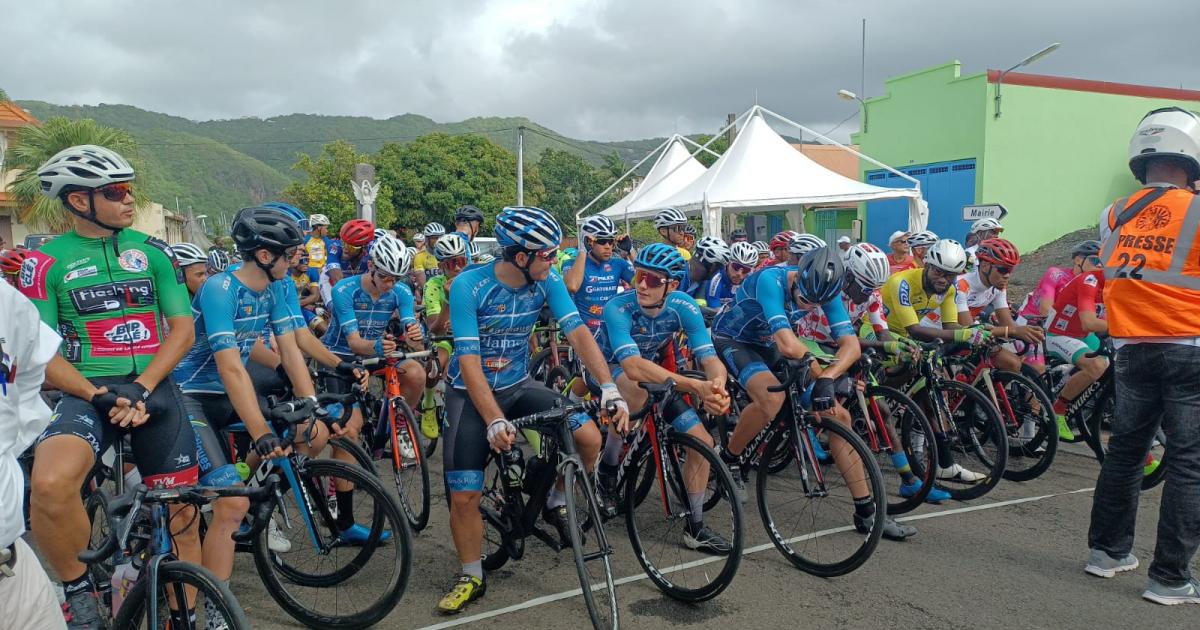     





[⭕️Direct?‍♂️] Suivez la troisième étape du tour cycliste de Martinique 2022




