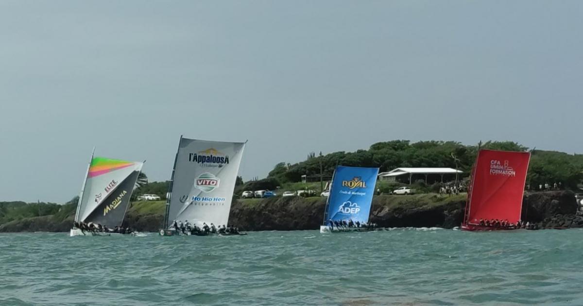 Tour des yoles 2022 : Fort-de-France - Diamant, les fous du rocher
