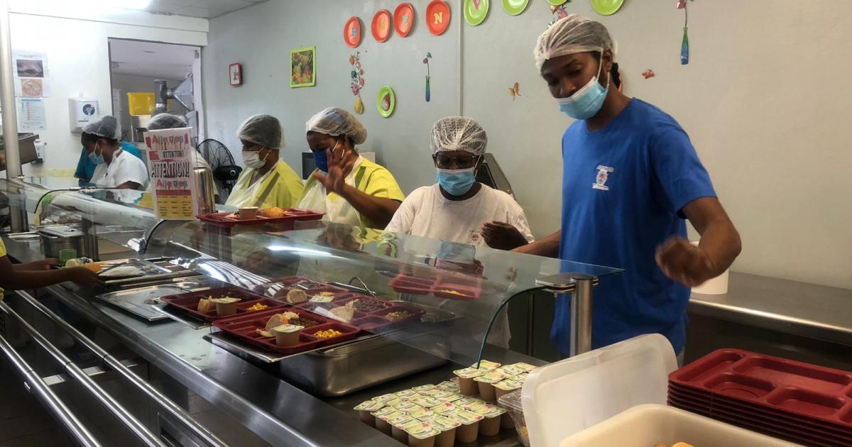 Au cœur de la cuisine centrale des Abymes