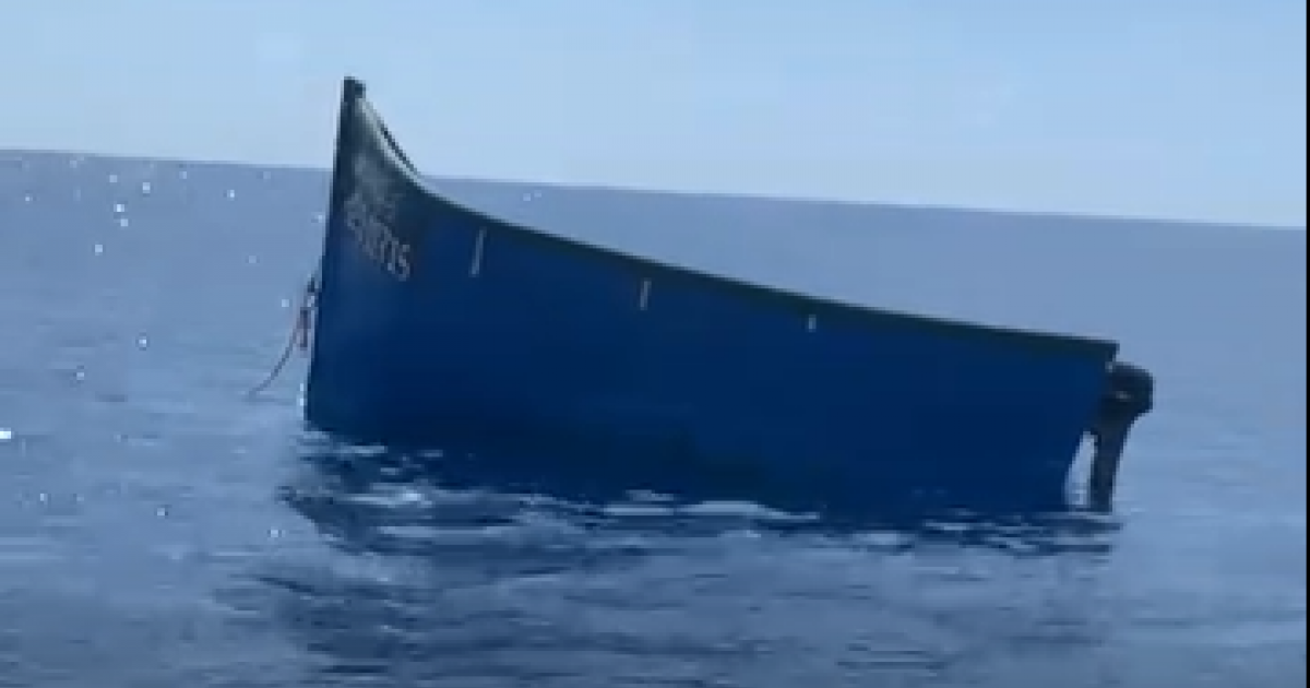     





Une embarcation mystérieuse découverte au large des Saintes




