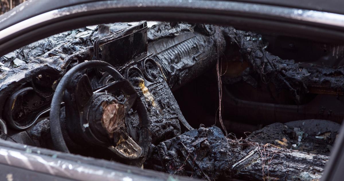 Le corps d’une femme retrouvé dans un véhicule incendié