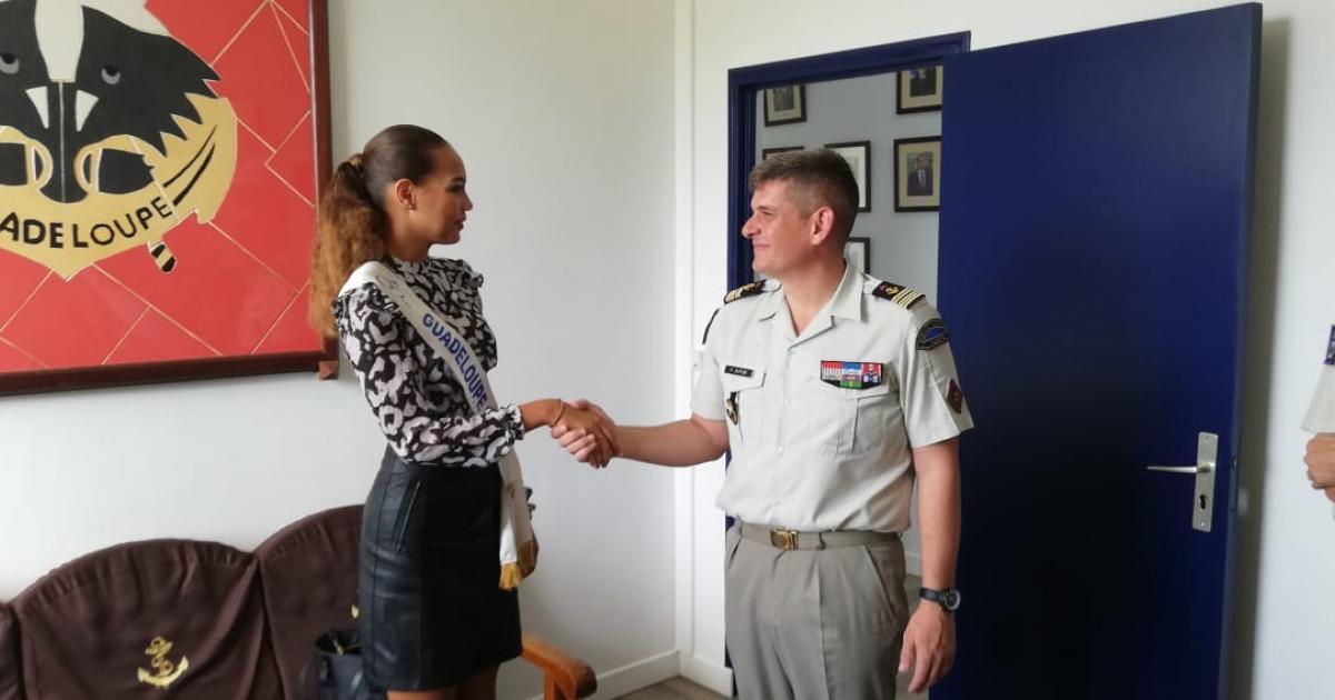 Indira Ampiot en visite au RSMA de La Jaille