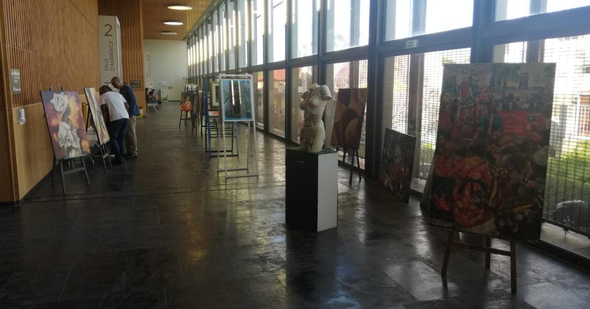     





Une exposition au Tribunal pour la journée contre les violences faites aux femmes 




