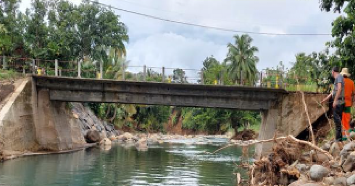     





Goyave : le pont de Bonfils interdit à la circulation




