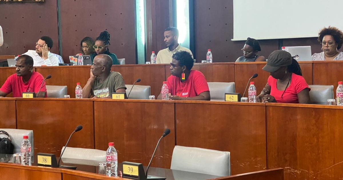     





Les élus écrivent à Élisabeth Borne pour la situation du personnel soignant suspendu




