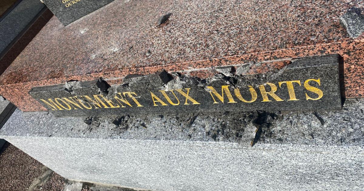 Inauguré en 2021, le monument aux morts de Rivière-Pilote a été vandalisé