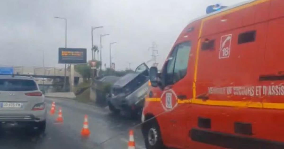 Accident sur l’autoroute, gros embouteillage en direction de Fort-de-France