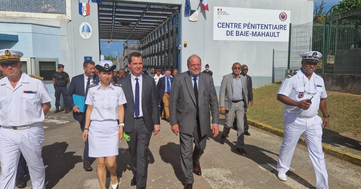 Visite du ministre de la Justice au centre pénitentiaire de Baie-Mahault