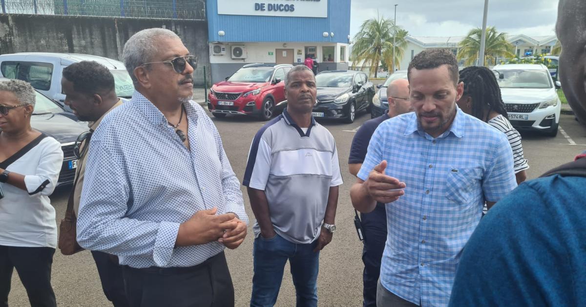    





Avant le ministre de la Justice Dupond-Moretti, le député Marcellin Nadeau en visite à la prison de Ducos




