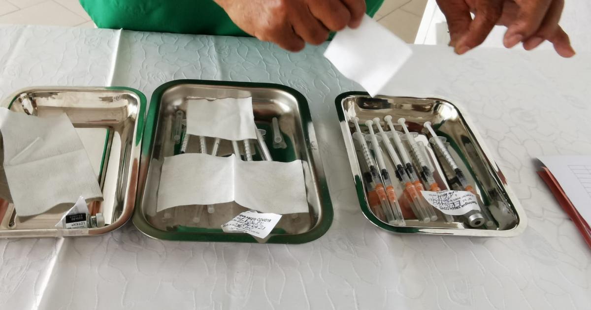 Covid-19 : le gouvernement publie le décret permettant la réintégration des soignants non vaccinés