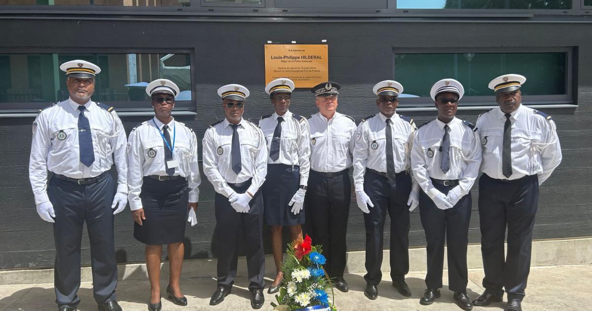 Les policiers de Martinique rendent hommage au major Louis-Philipe Hildéral au commissariat